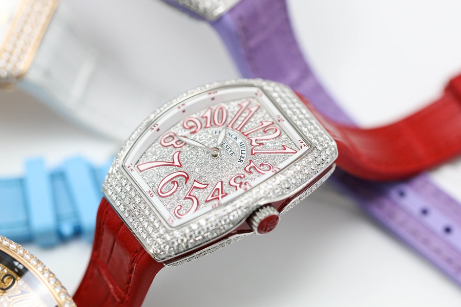 Franck Muller V32 Watch - Discover Uniqueness That Stands Out (2)